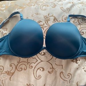 PINK Wear Everywhere Super Push-Up Bra